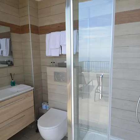 Superbe Studio Avec Terrasse, Jaccuzi, Vue Mer Quartier Fabron A Νίκαια
