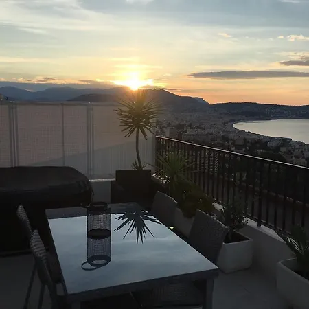 Apartman Superbe Studio Avec Terrasse, Jaccuzi, Vue Mer Quartier Fabron A